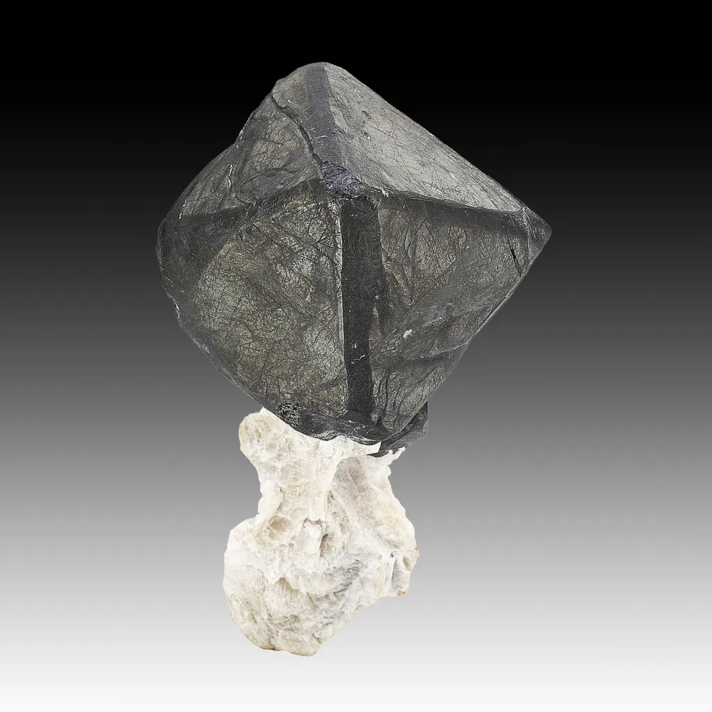 Franklinite with Calcite image