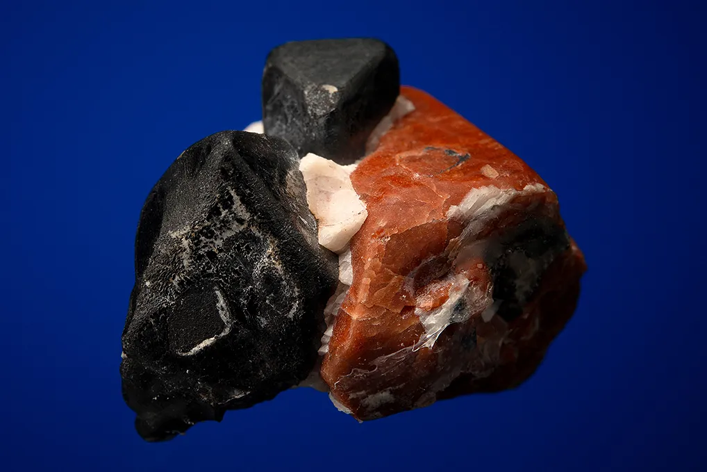 Franklinite with Willemite - image 3