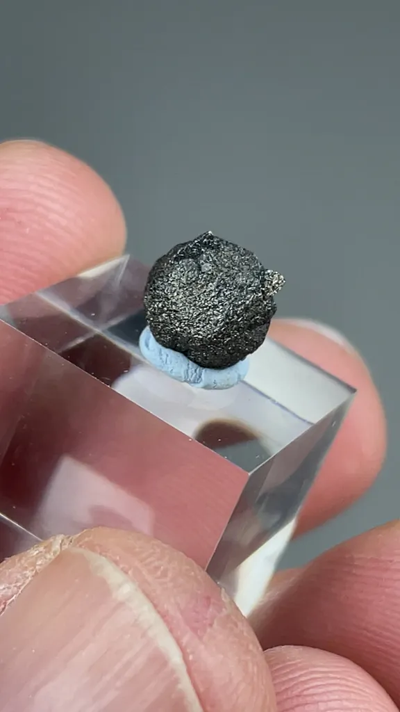 Freibergite on Sphalerite - image 2