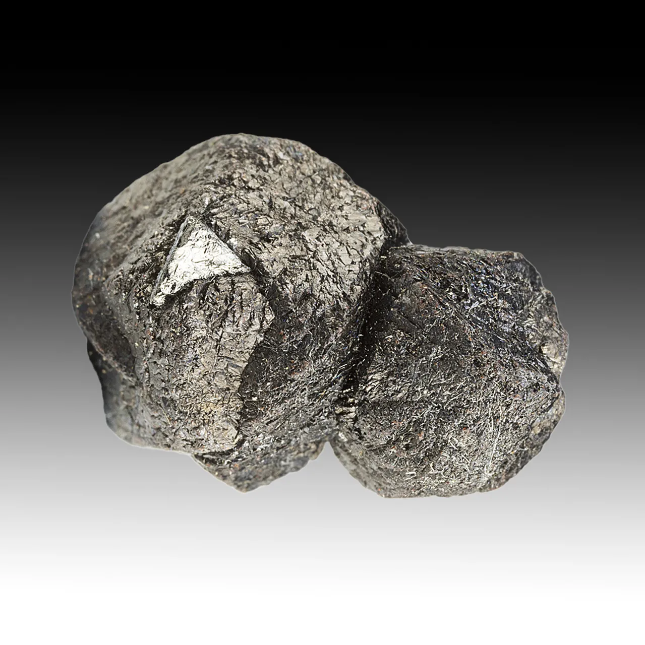 Freibergite on Sphalerite - image 1