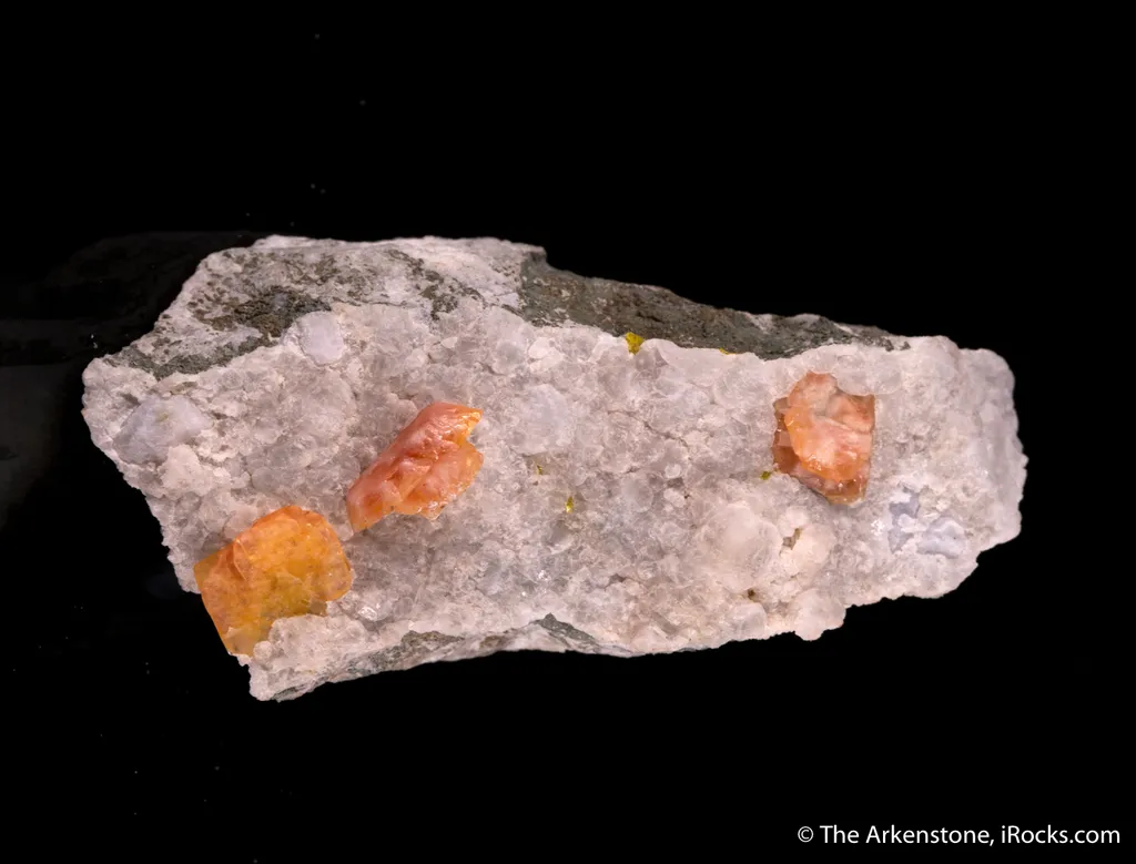 Fresnoite on Analcime - image 2