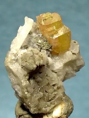 Fresnoite, Quartz image