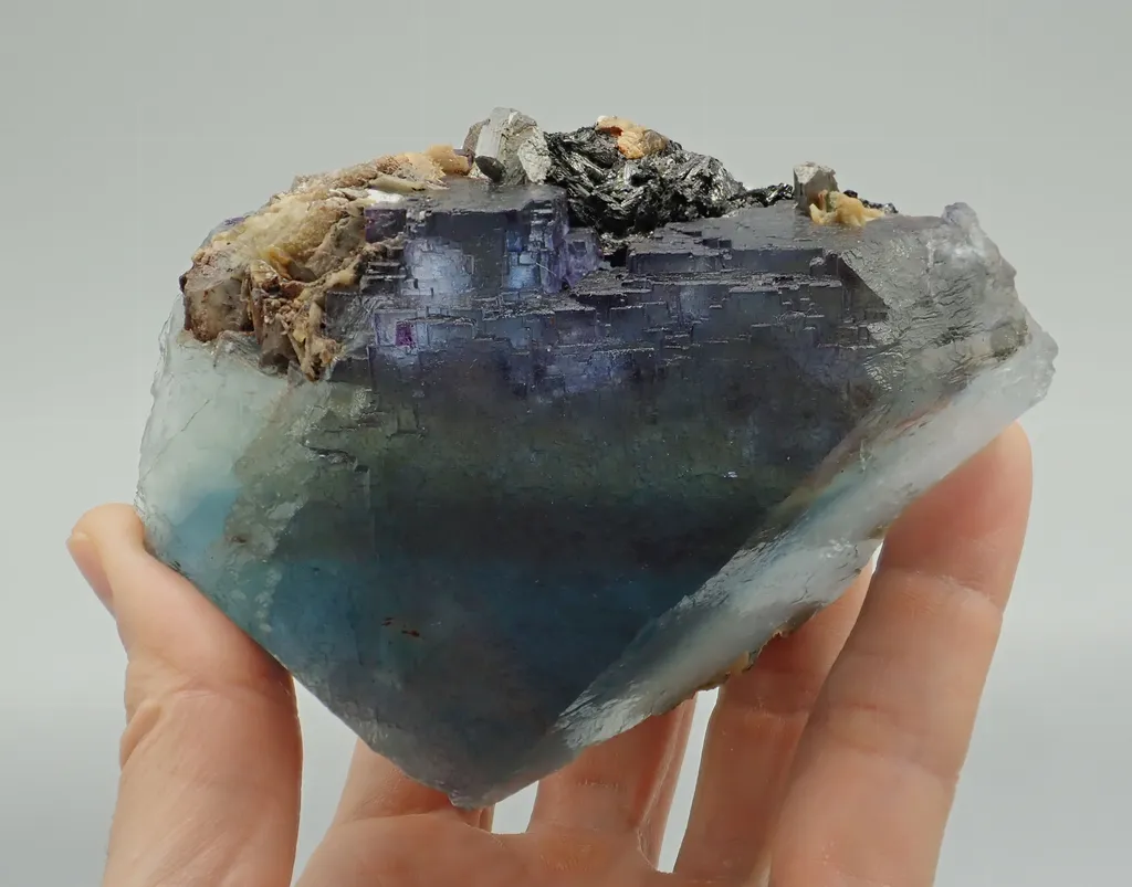 Fuorite with Ferberite, Siderite and Arsenopyrite - image 4