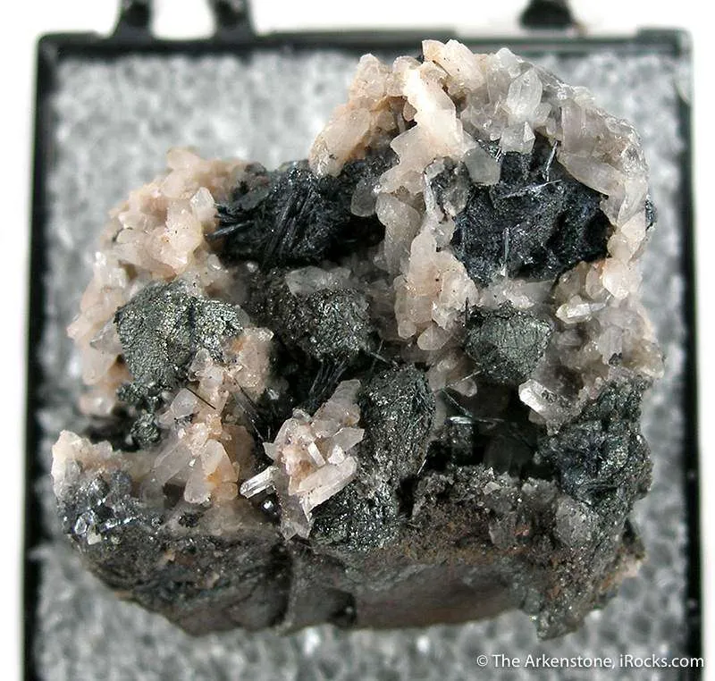 Furutobeite (Analyzed) With Quartz on Tennantite image