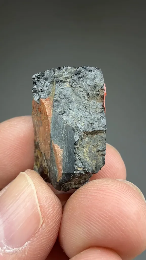Gadolinite-Y - image 2