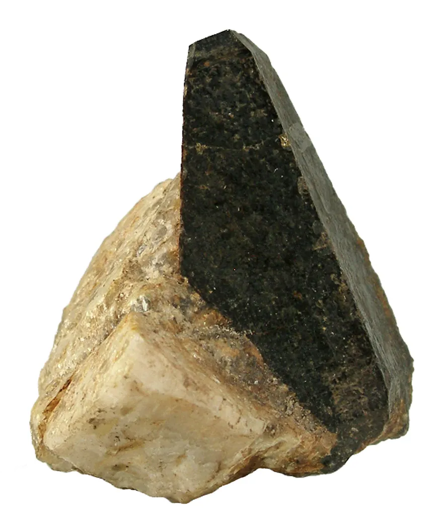 Gadolinite-(Y) - image 4