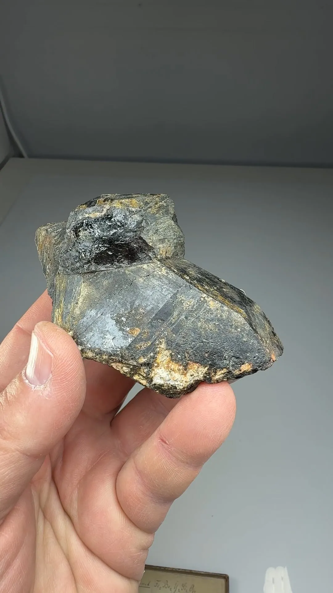 Gadolinite-Y - image 2