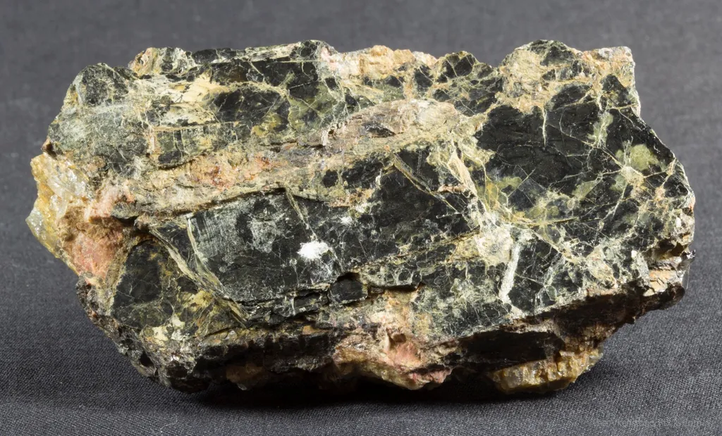 Gadolinite-(Y) with Quartz and Biotite - image 4