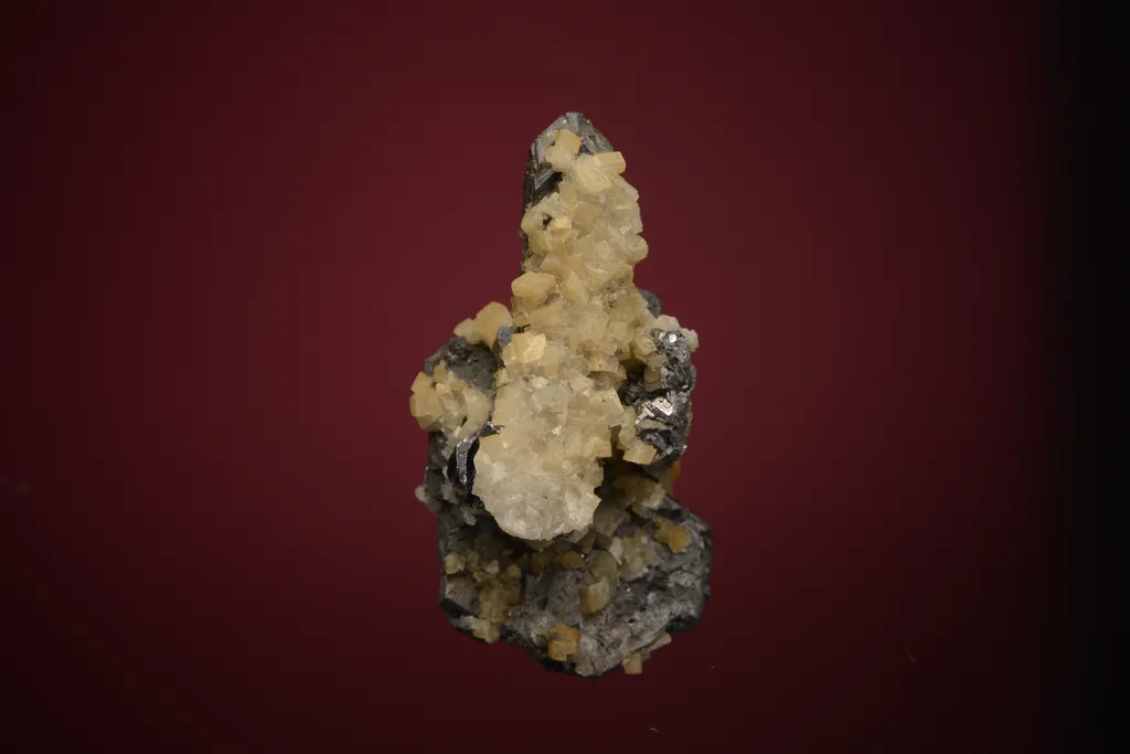 Galena (Spinel law twin) - image 5