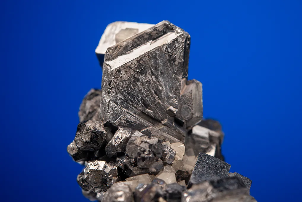 Galena (Spinel law twin) - image 2