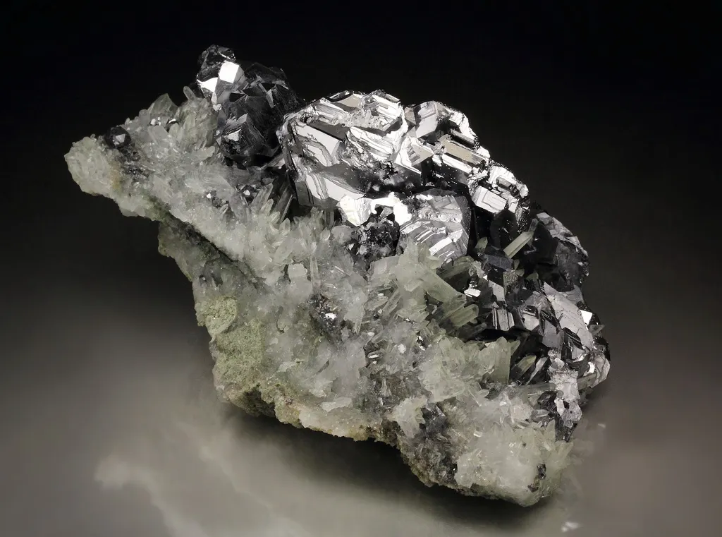 GALENA - SPINEL LAW TWIN, QUARTZ from Bulgaria, Smolyan Province, Krushev dol Mine - image 3