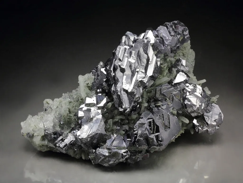 GALENA - SPINEL LAW TWIN, QUARTZ from Bulgaria, Smolyan Province, Krushev dol Mine - image 2