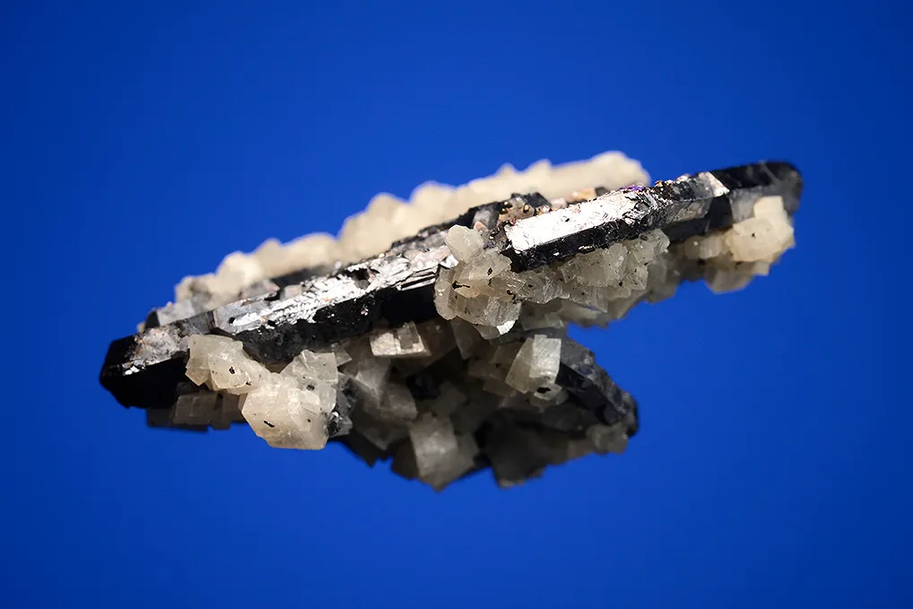 Galena (Spinel law twin) with Dolomite - image 3