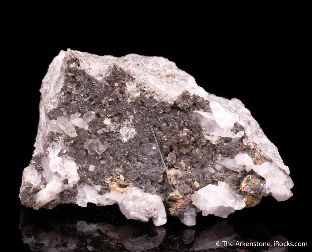 Galenobismutite on Muscovite and Quartz - image 2