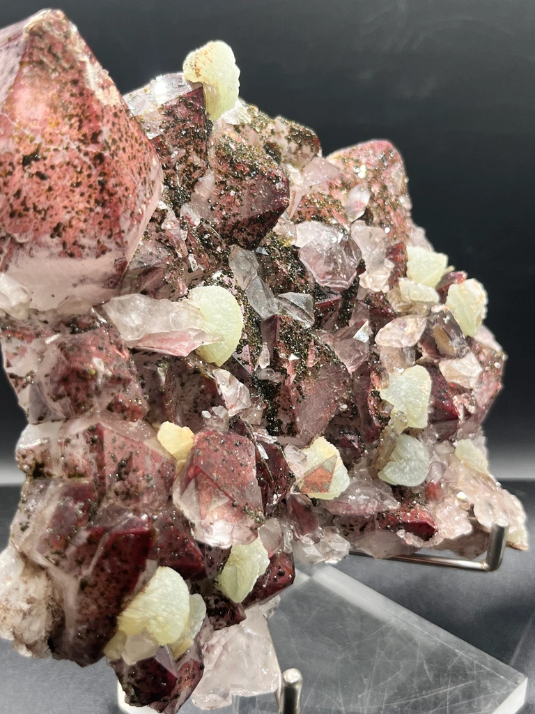 Garden Quartz (Hematite‑Stained Red Quartz) with Botryoidal Prehnite & Epidote, Hongxi Town, Meigu County, Liangshan, Sichuan Province, China - image 3