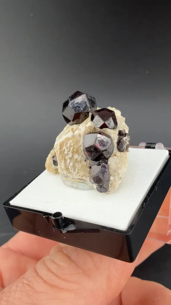 Garnet - image 1