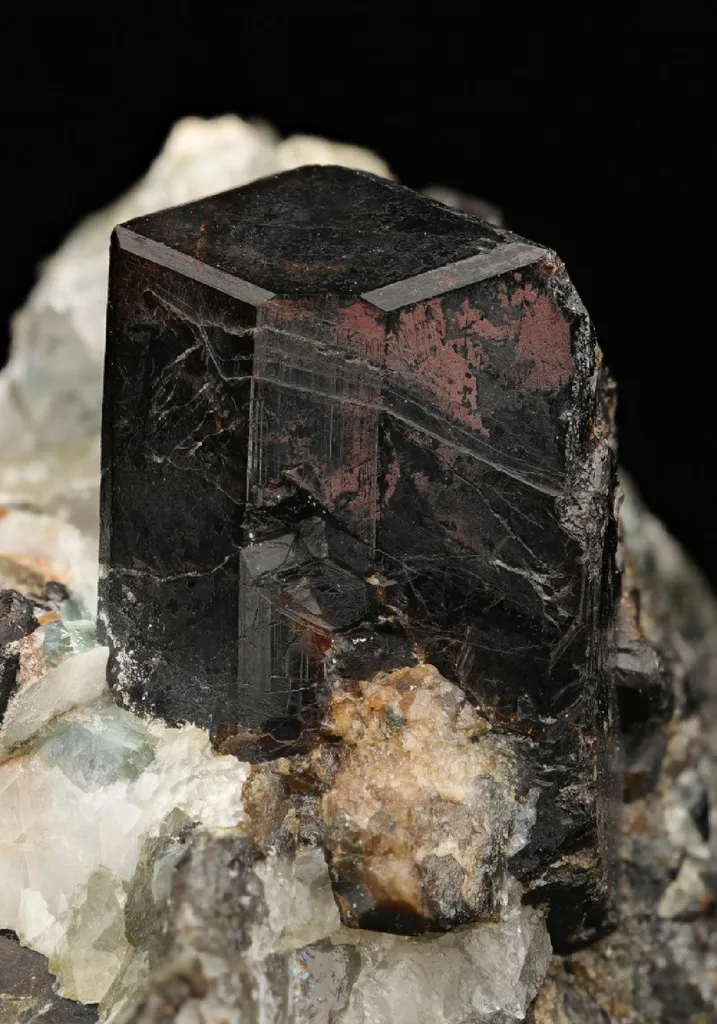 Garnet (Andradite / Grossular) image