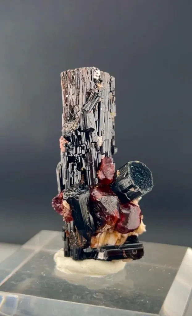 Garnet Crystal from Pakistan image