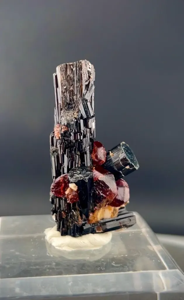 Garnet Crystal from Pakistan - image 5