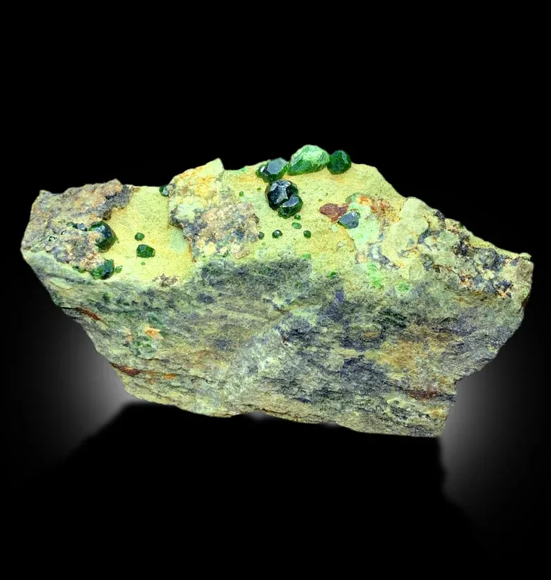 Garnet from Belqeys Mountain image