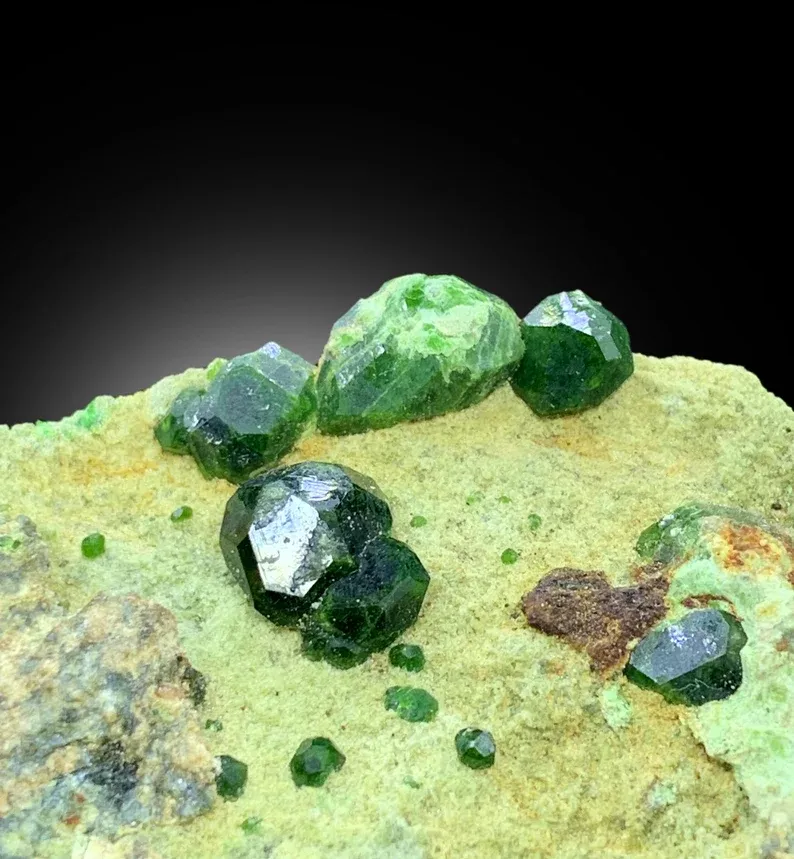 Garnet from Belqeys Mountain - image 3