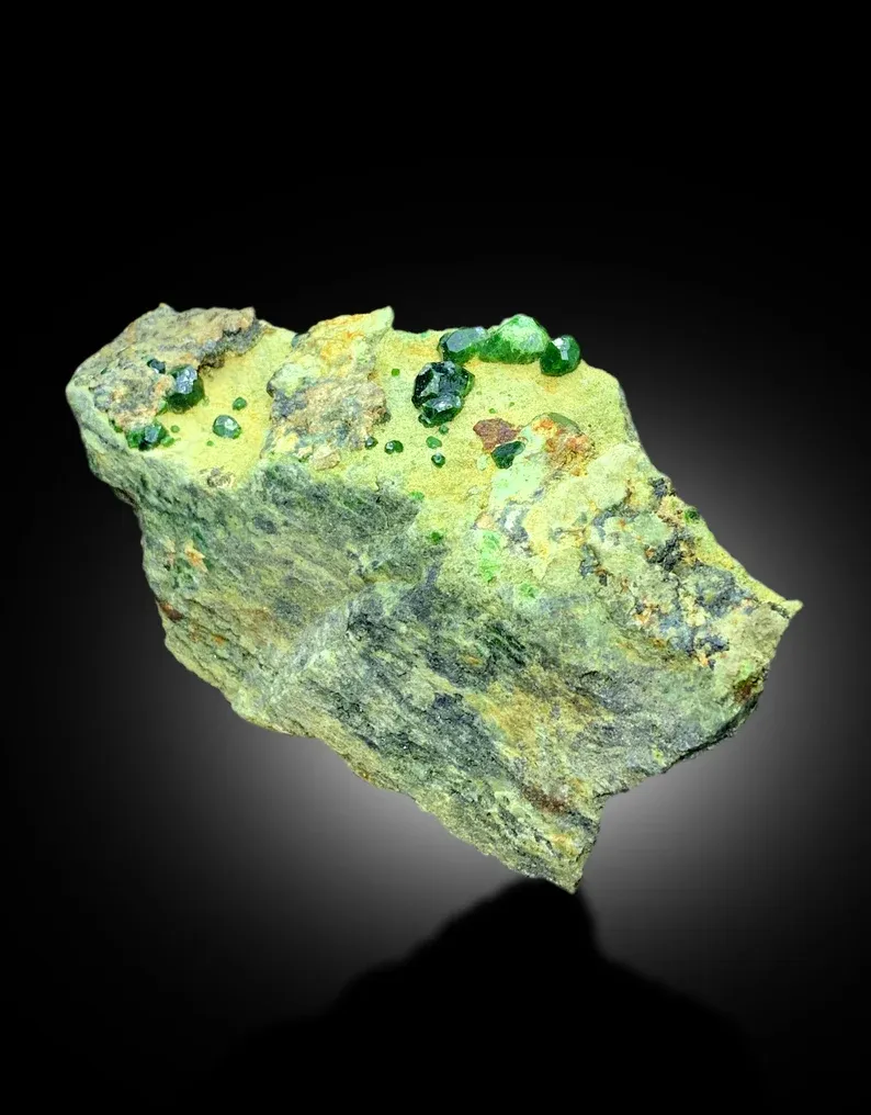Garnet from Belqeys Mountain - image 6