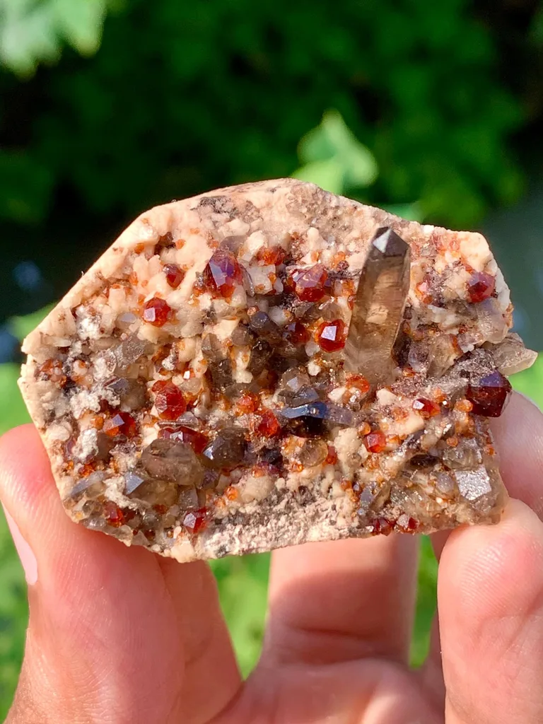 Garnet from Fujian, China - image 6