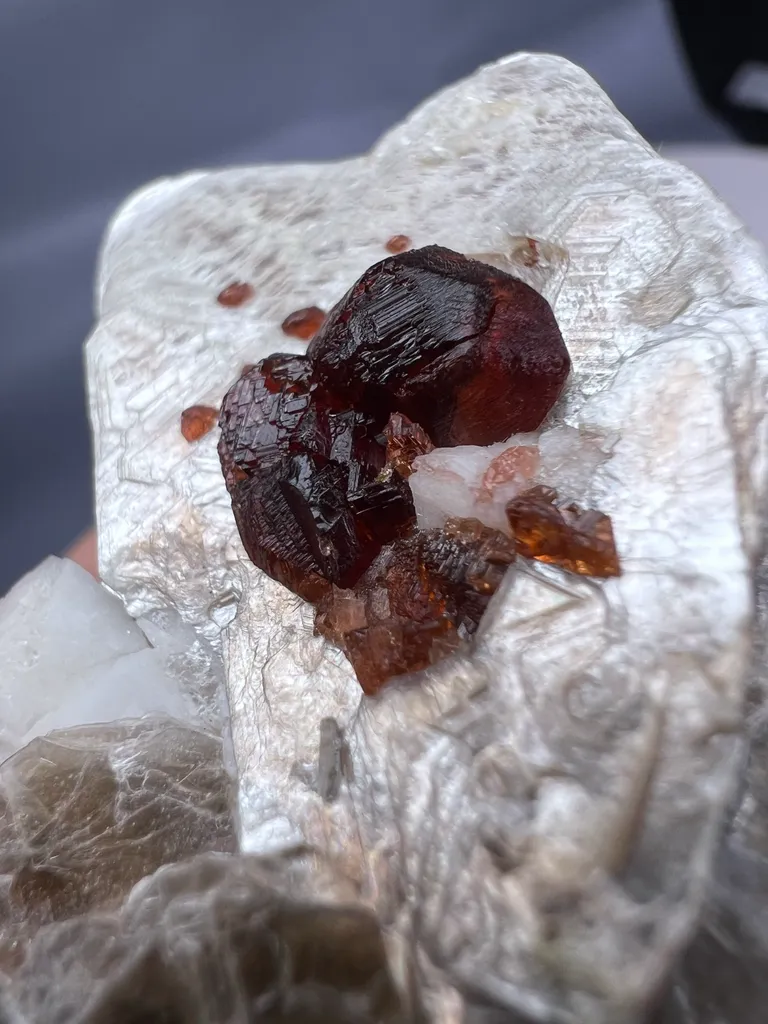 Garnet from Pakistan, Gilgit-Baltistan, Shigar District, Shigar Valley, Alchuri - image 4