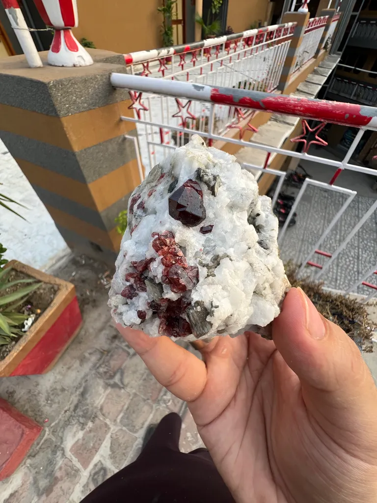 Garnet from Pakistan, Gilgit-Baltistan, Skardu District - image 3