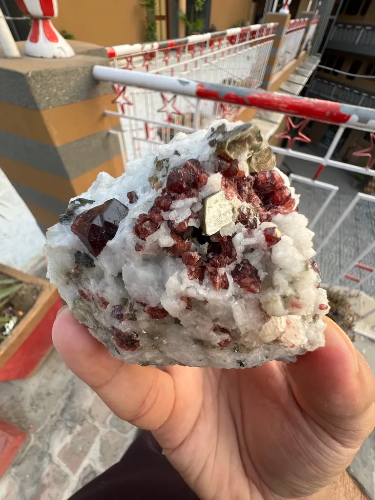 Garnet from Pakistan, Gilgit-Baltistan, Skardu District - image 4