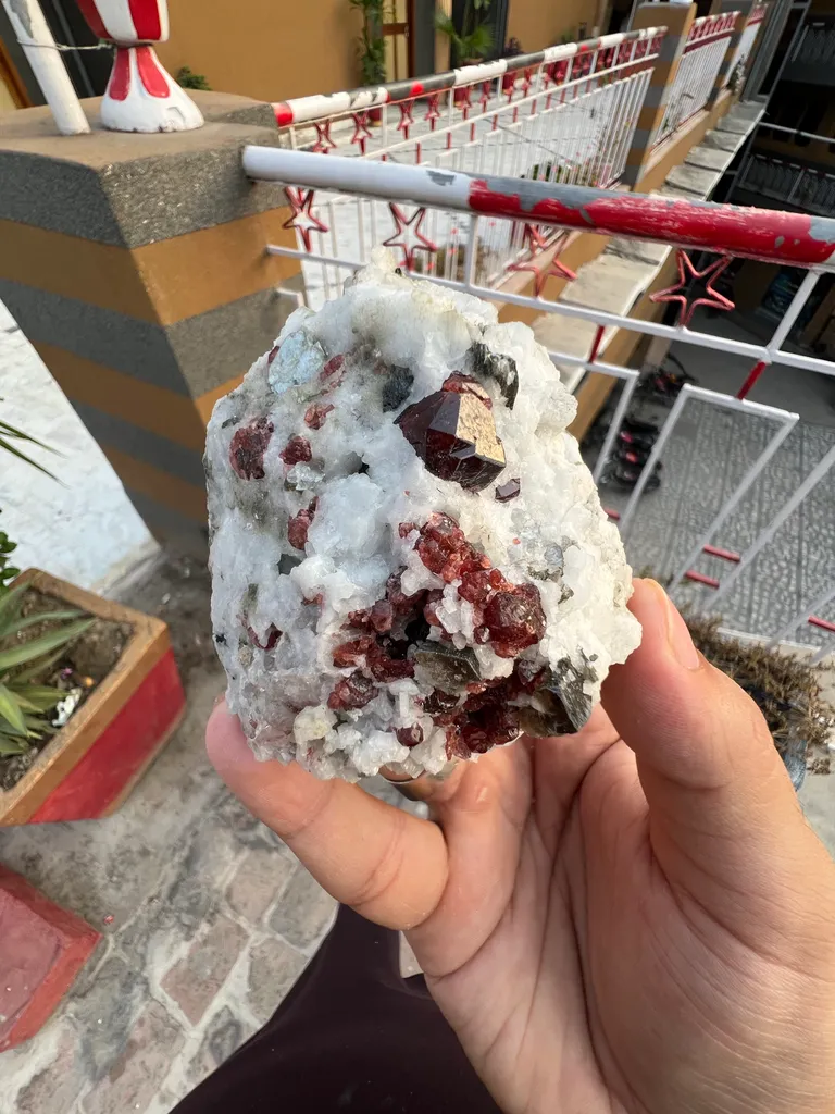 Garnet from Pakistan, Gilgit-Baltistan, Skardu District - image 2