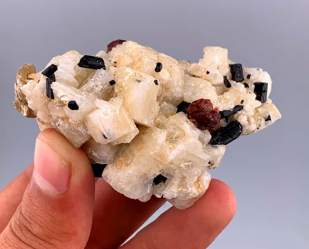 Garnet from Skardu District, Gilgit-Baltistan, Pakistan - image 9