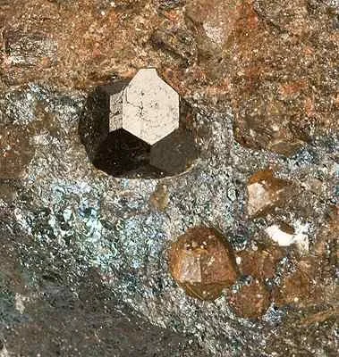 Garnet Group, Bournonite - image 2