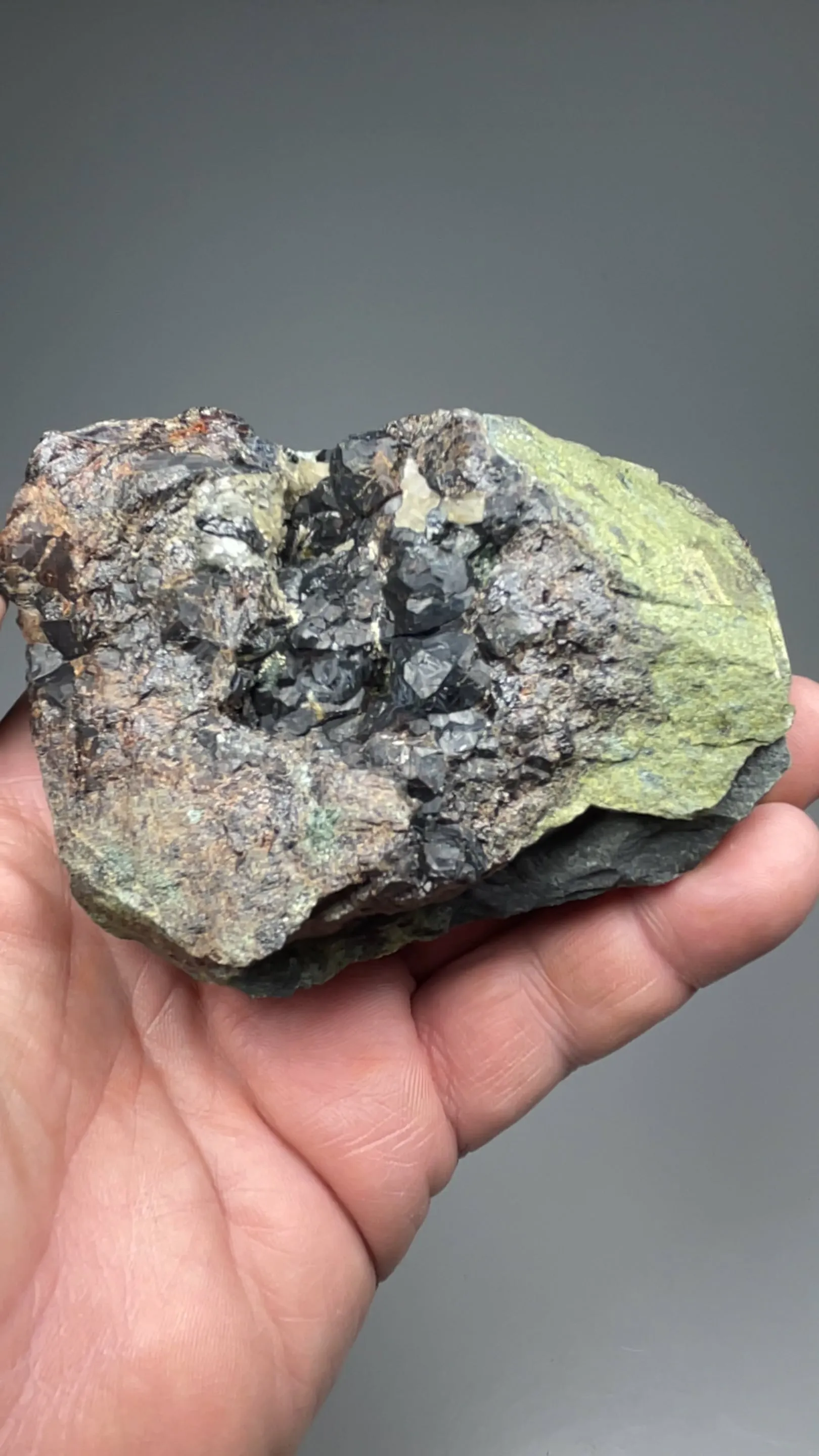 Garnet group with Epidote - image 2