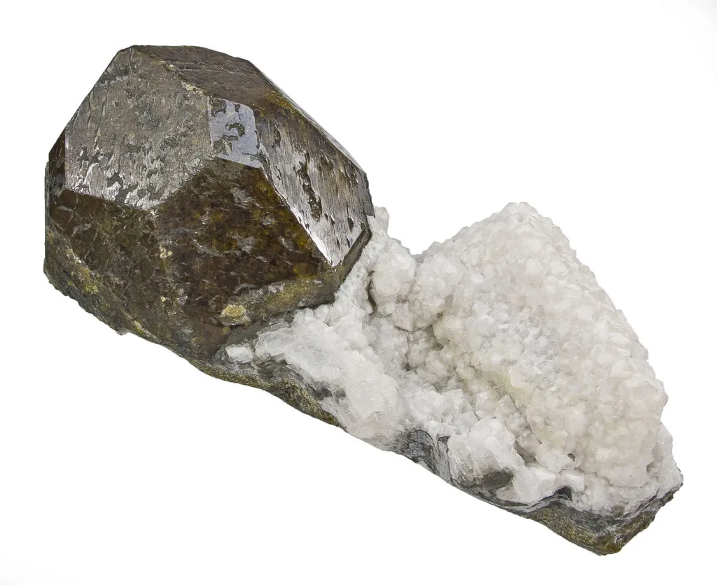 Garnet on Calcite - image 4