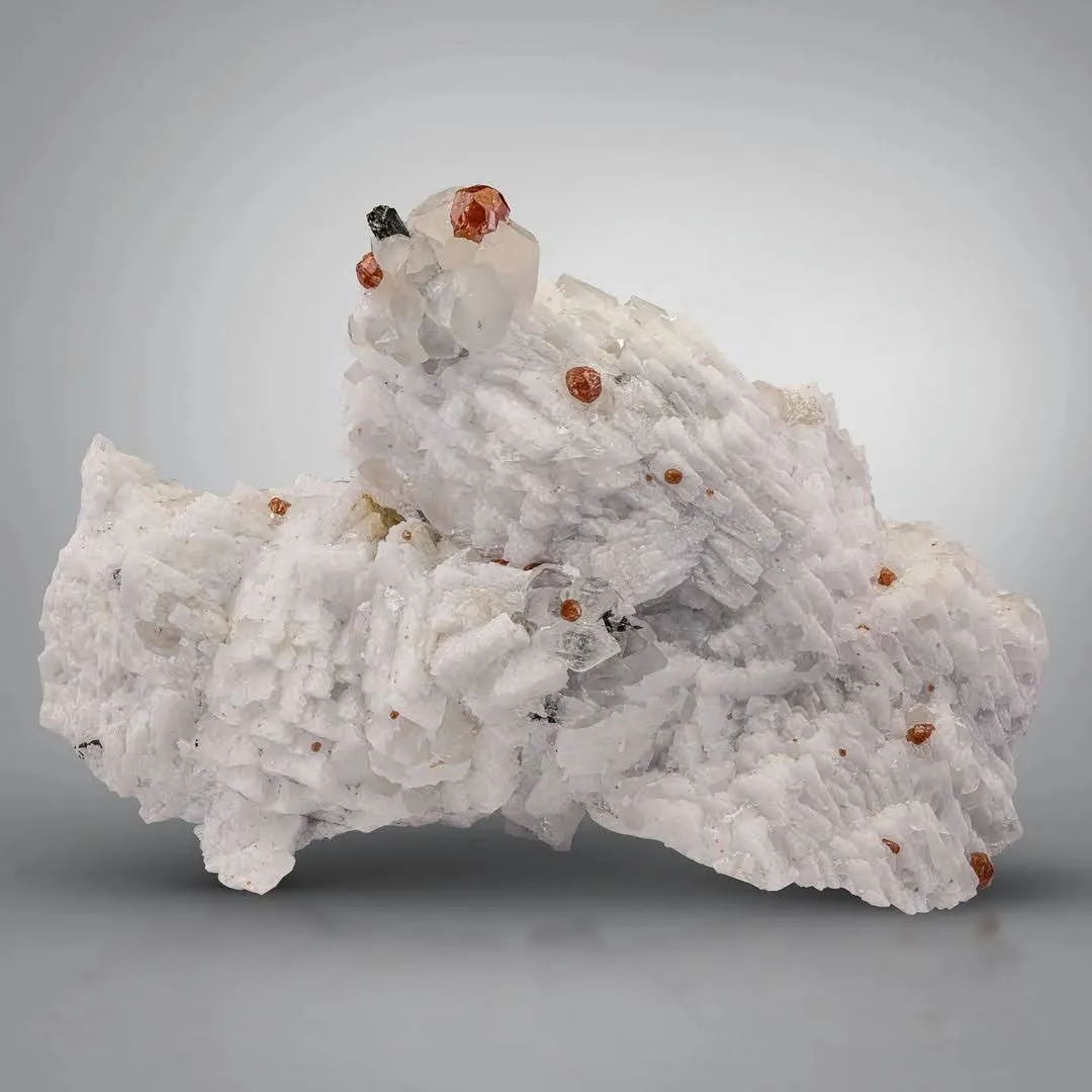 Garnet on Quartz - image 1