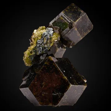 Garnet v. Andradite