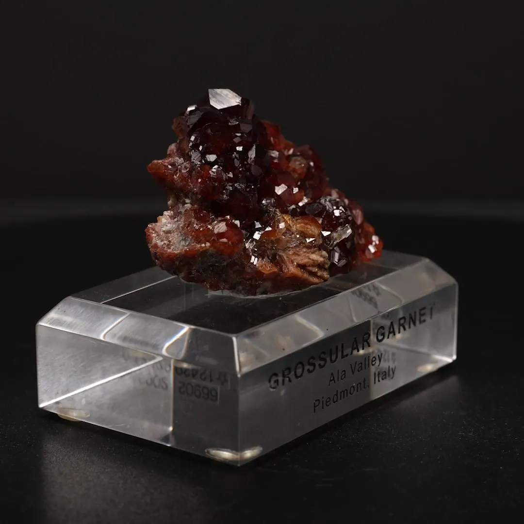 Garnet v. Grossular - image 2