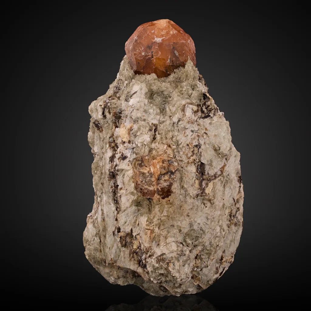 Garnet v. Spessartine image