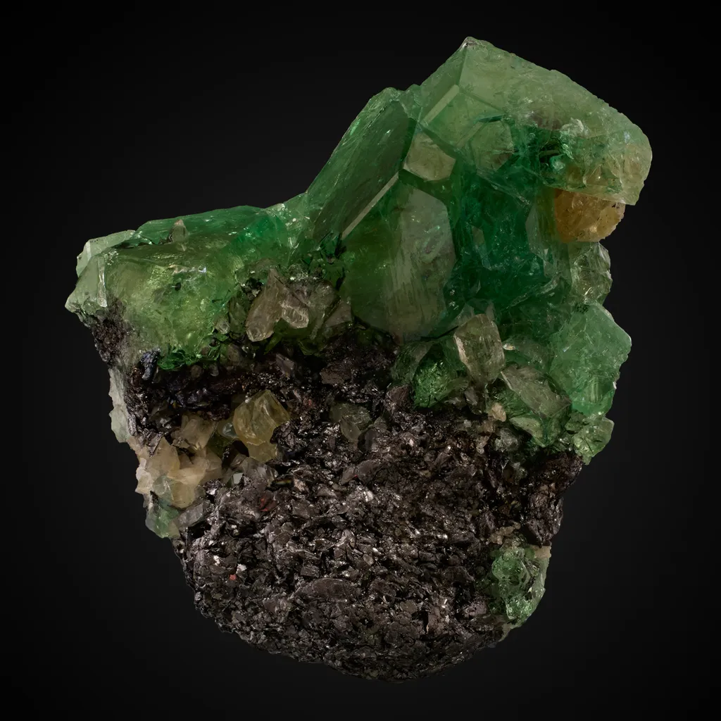 Garnet v. Tsavorite, Graphite, Diopside image