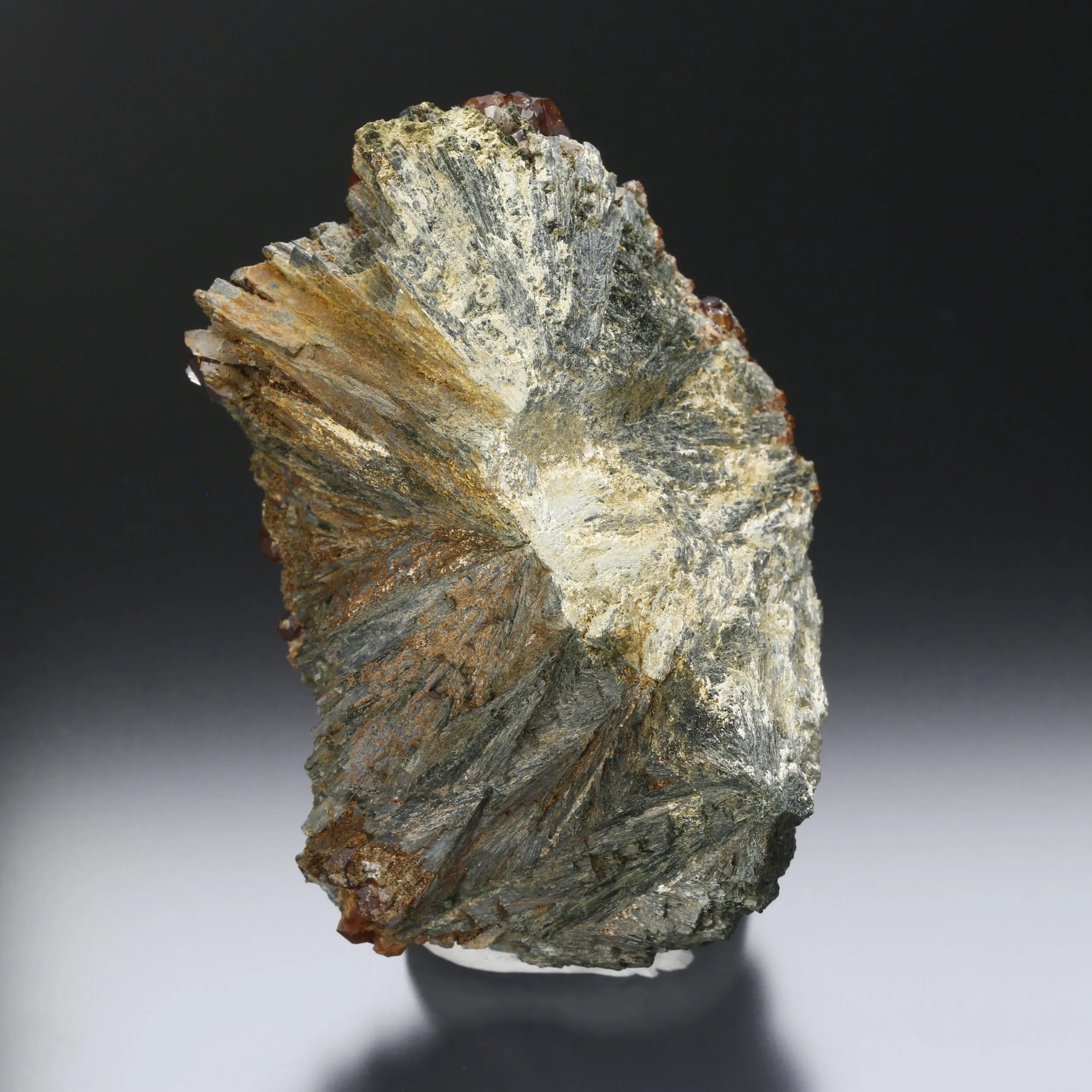 Garnet Var. Andradite Hedenbergite - image 4