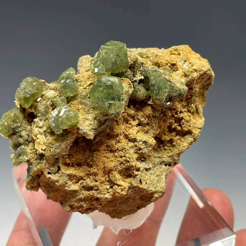 Garnet var. Demantoid - image 3