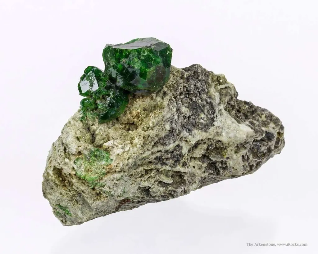 Garnet Var. Demantoid - image 3
