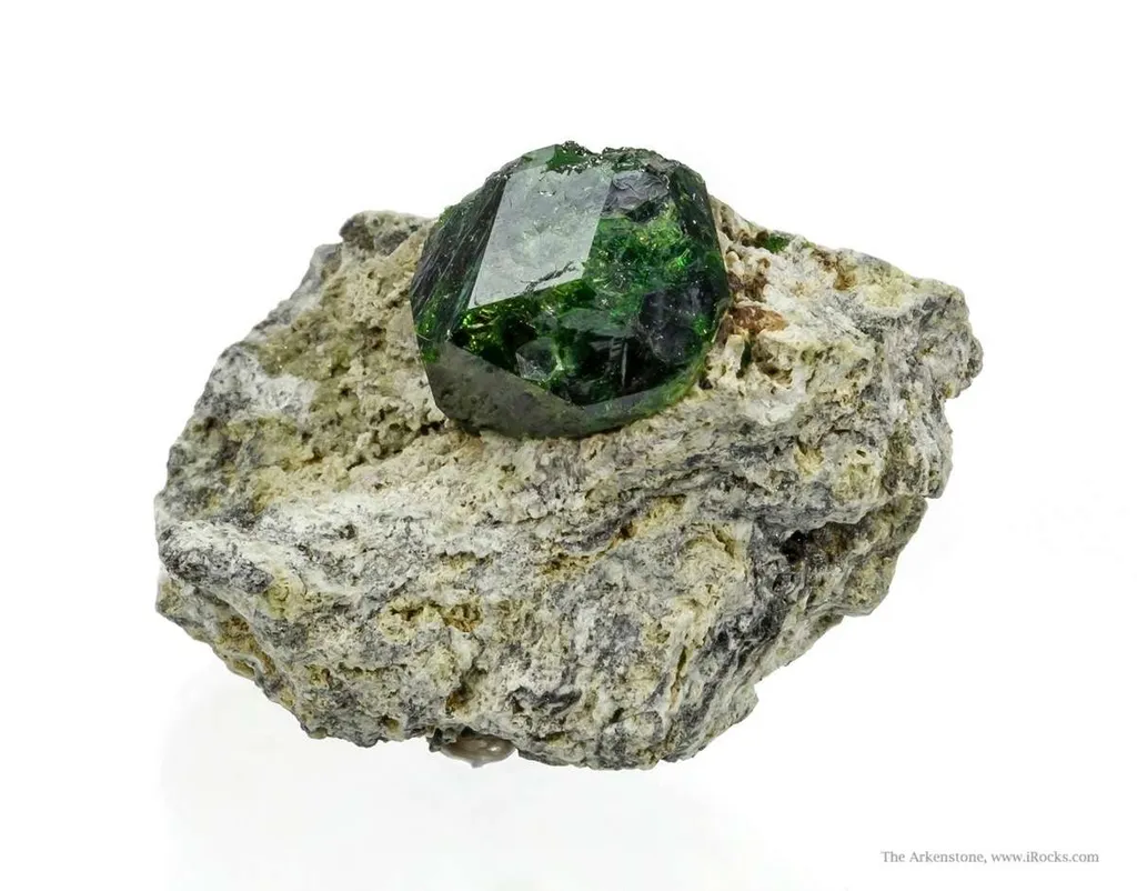 Garnet Var. Demantoid - image 2