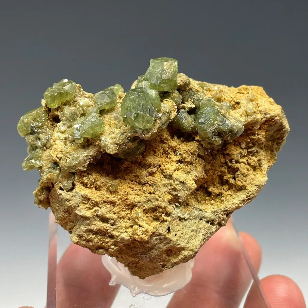 Garnet var. Demantoid image