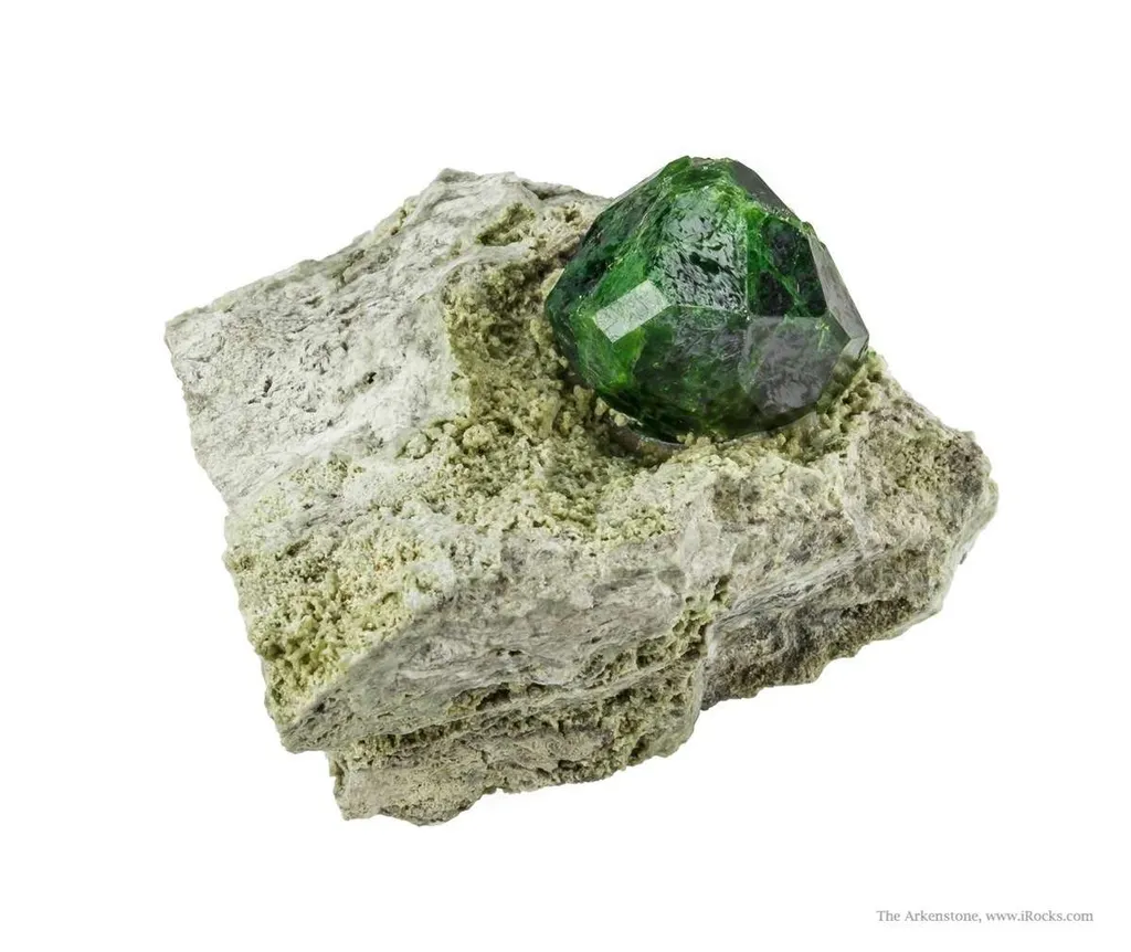 Garnet Var. Demantoid - image 3