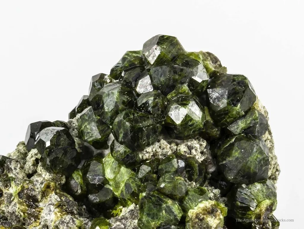 Garnet Var. Demantoid - image 2