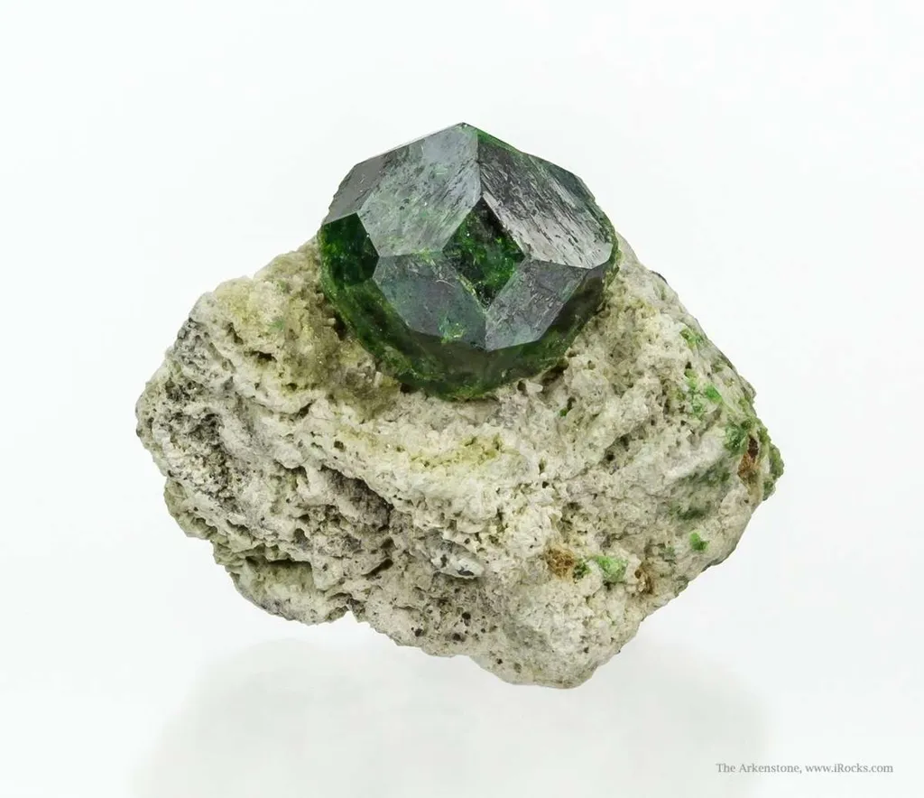 Garnet Var. Demantoid - image 3