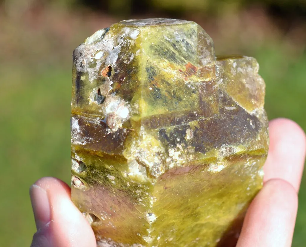 Garnet var. grossular 511 grams - Diakon District, Diakon Commune, Kayes Region, Mali - image 3