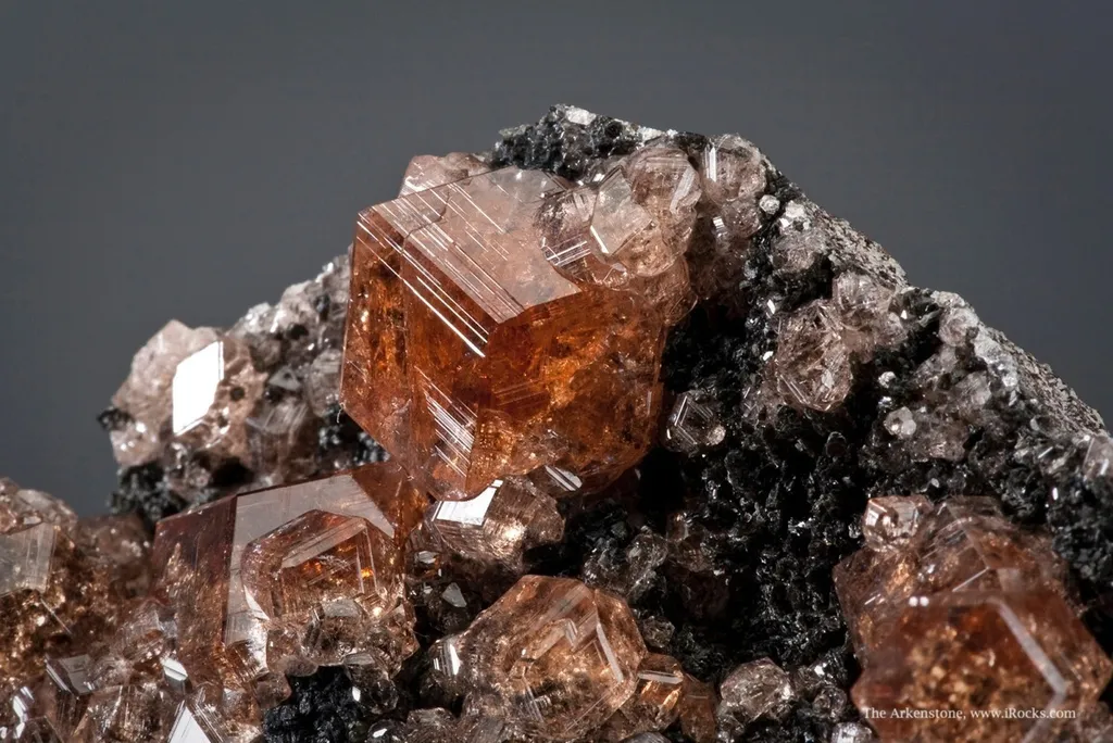 Garnet Var. Grossular - image 4